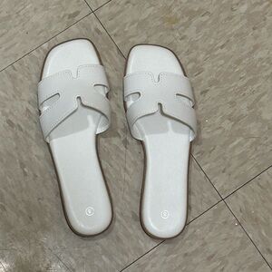 Women's White Slide Sandals - Casual Open-Toe Slip-Ons